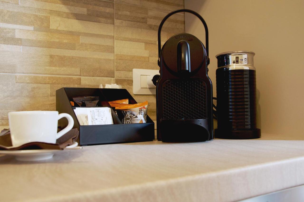 Minerva Rooms Pavia Bagian luar foto