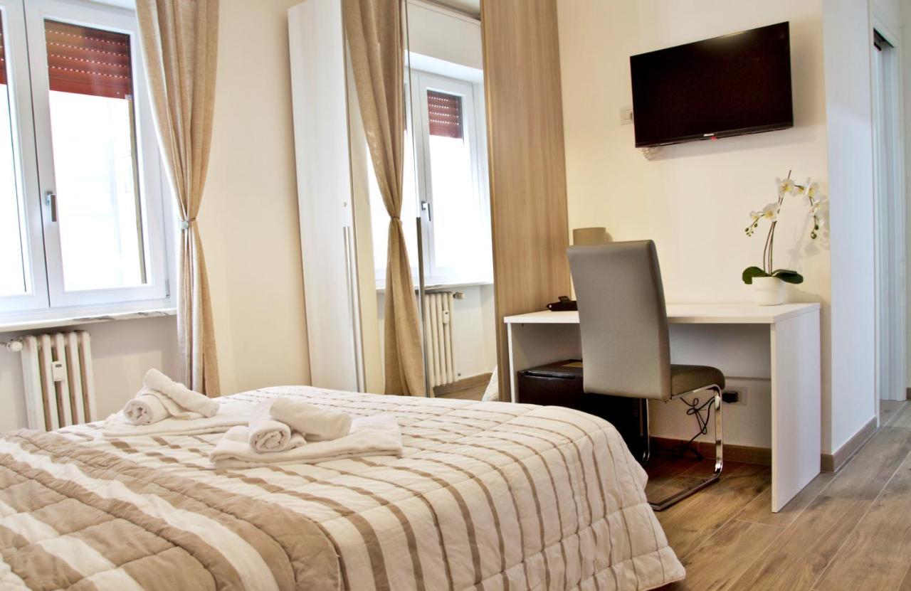Minerva Rooms Pavia Bagian luar foto