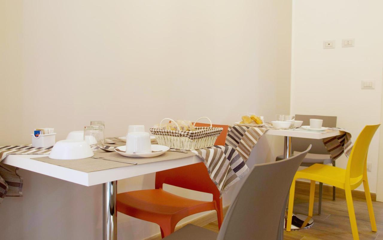 Minerva Rooms Pavia Bagian luar foto