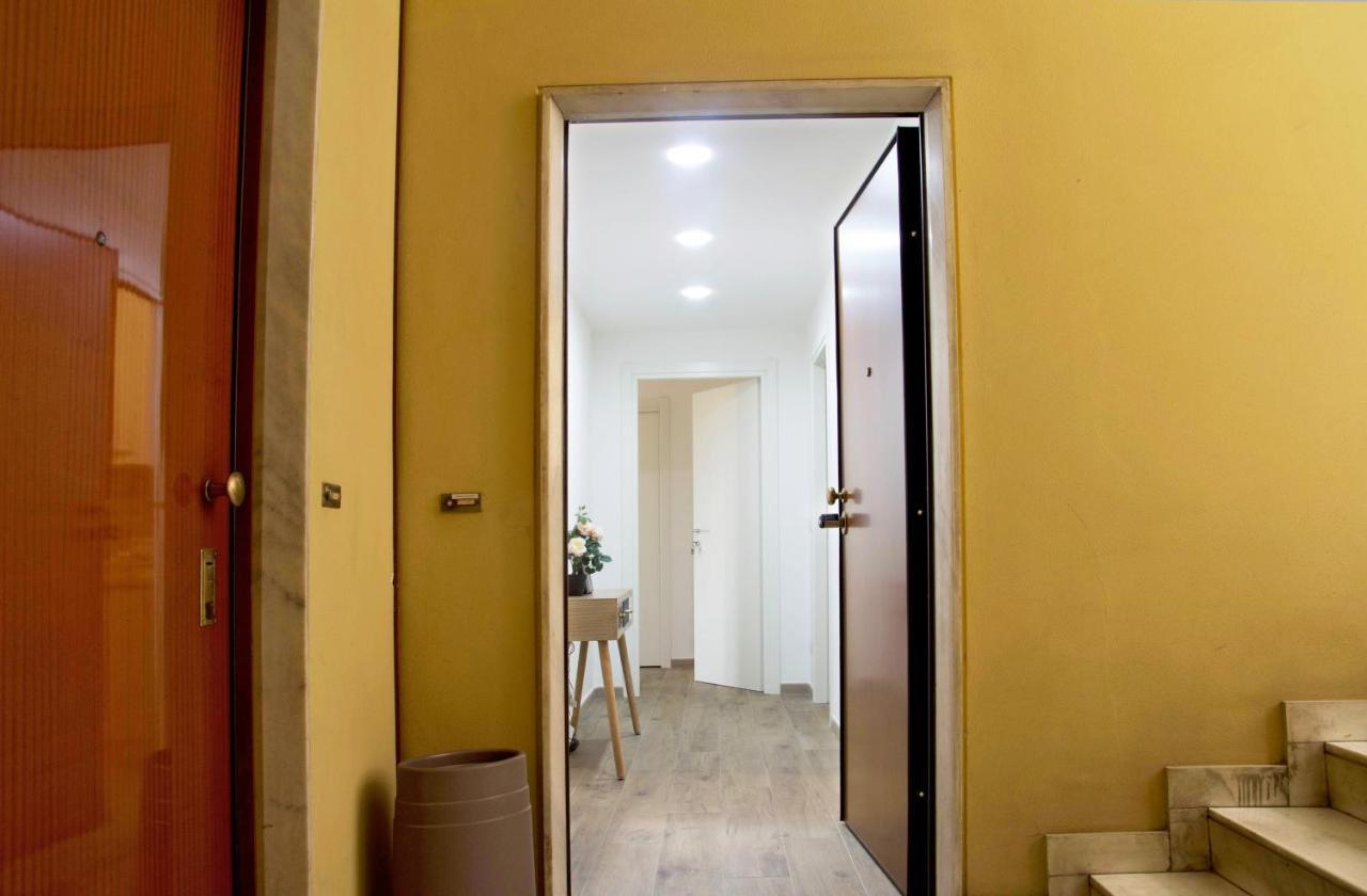 Minerva Rooms Pavia Bagian luar foto