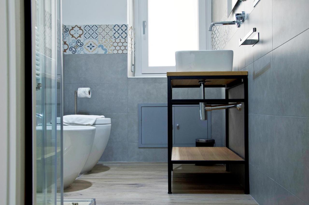 Minerva Rooms Pavia Bagian luar foto