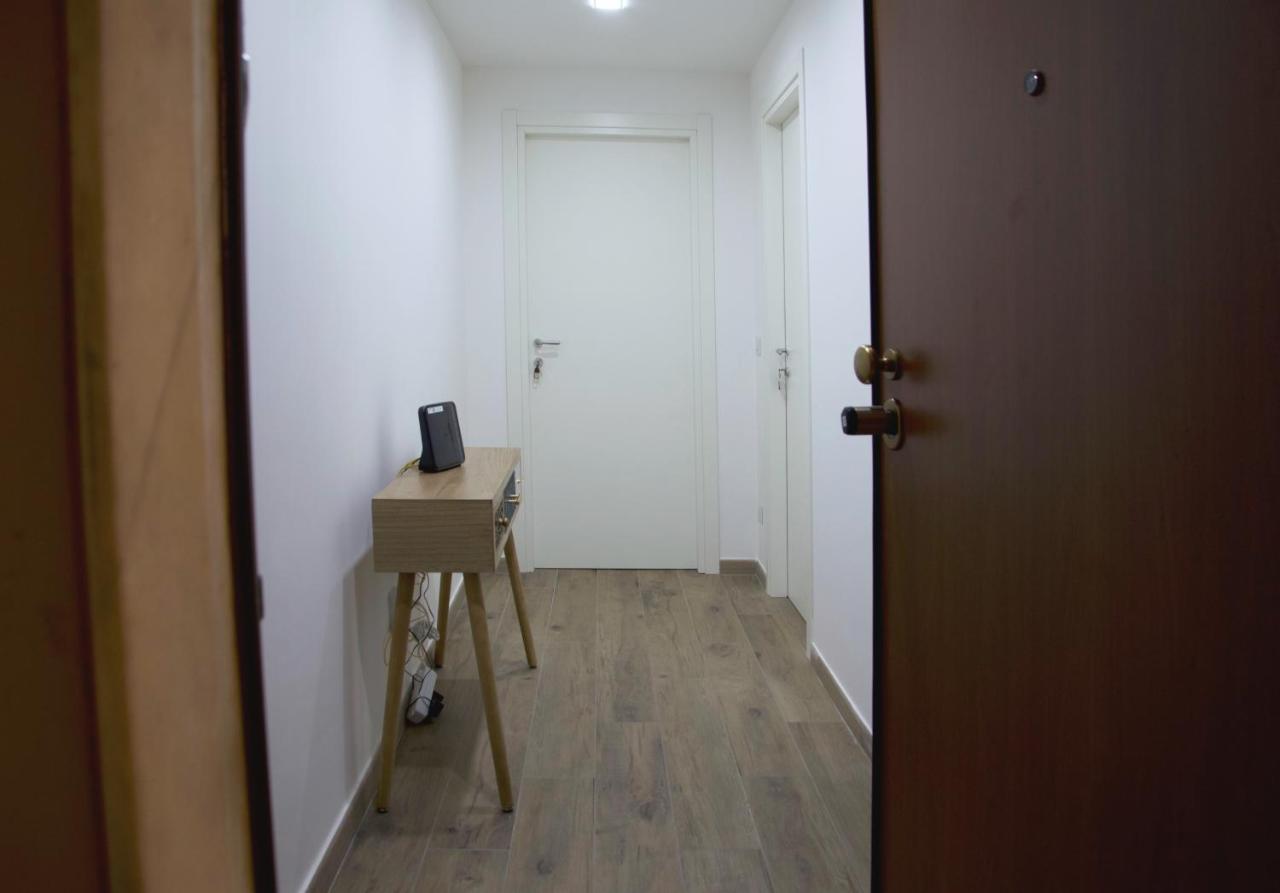Minerva Rooms Pavia Bagian luar foto