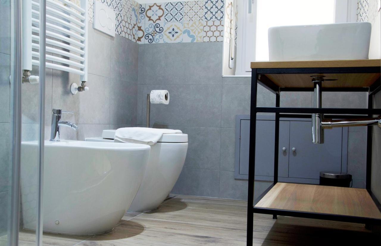Minerva Rooms Pavia Bagian luar foto