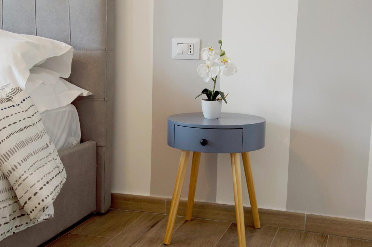 Minerva Rooms Pavia Bagian luar foto